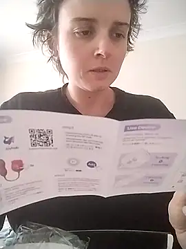 Snapshot of Amy01112 chatting on 04-25-26, 06:16 Amy01112 online show from 04-25-26, 06:16