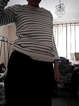 Snapshot of Amy01112 chatting on 05-11-26, 04:04 Amy01112 online show from 05-11-26, 04:04