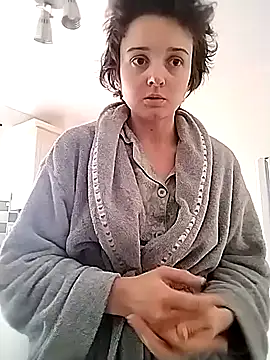 Snapshot of Amy01112 chatting on 05-21-26, 04:15 Amy01112 online show from 05-21-26, 04:15