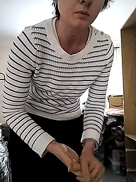 Snapshot of Amy01112 chatting on 05-11-26, 02:45 Amy01112 online show from 05-11-26, 02:45