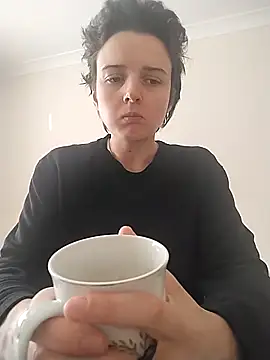 Amy01112 online show from 04-15-26, 11:16