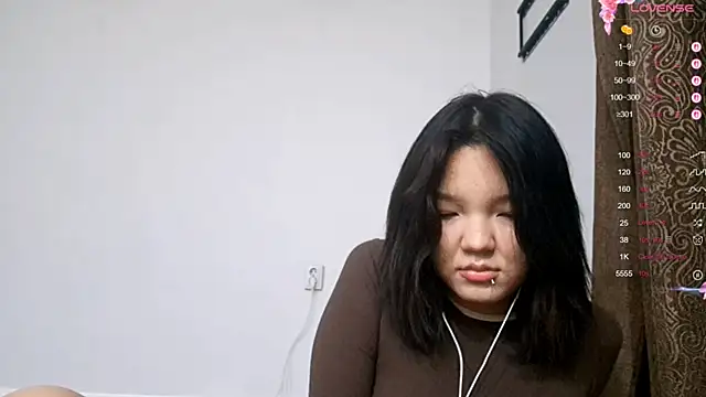 MeowMiaMeow online show from 12-18-25, 04:11
