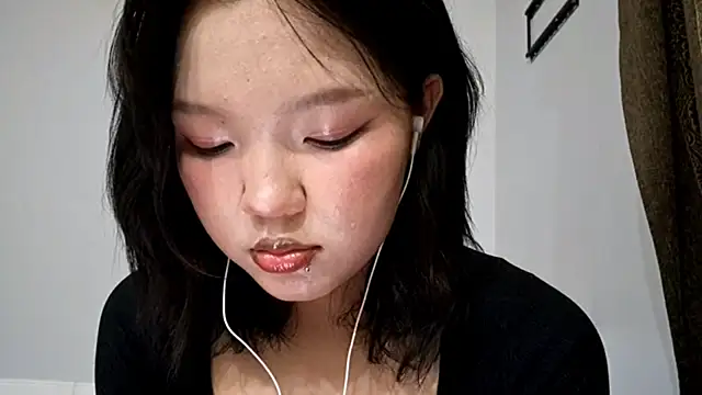 MeowMiaMeow online show from 12-16-25, 05:39