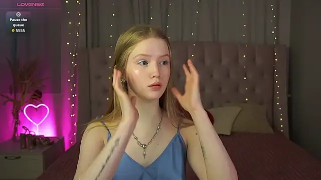 LilianHoward online show from 02-05-26, 12:01