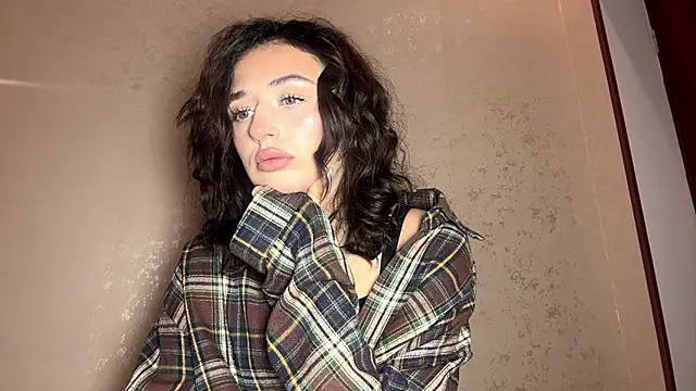 Snapshot of ParsedFix chatting on 12-15-25, 12:22 ParsedFix online show from 12-15-25, 12:22