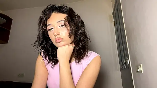 Snapshot of ParsedFix chatting on 12-18-25, 02:21 ParsedFix online show from 12-18-25, 02:21