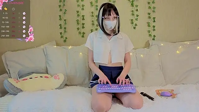 Snapshot of LunaNyan chatting on 02-13-26, 08:14 LunaNyan online show from 02-13-26, 08:14