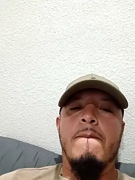 Snapshot of Lalin2323 chatting on 02-08-26, 10:18 Lalin2323 online show from 02-08-26, 10:18