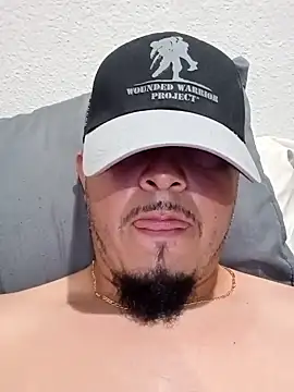 Snapshot of Lalin2323 chatting on 02-28-26, 01:05 Lalin2323 online show from 02-28-26, 01:05