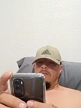 Snapshot of Lalin2323 chatting on 03-01-26, 10:32 Lalin2323 online show from 03-01-26, 10:32