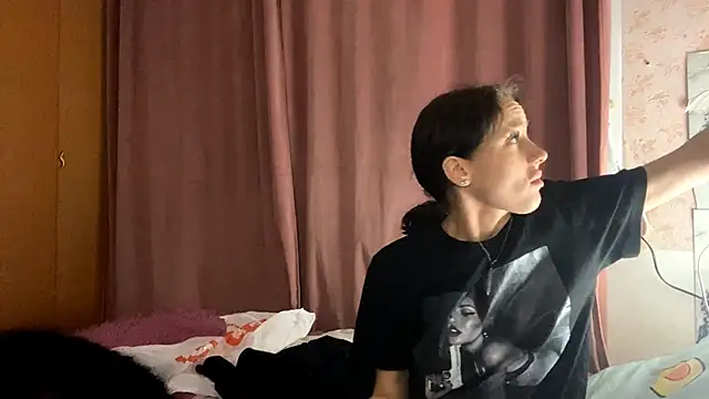 StacyHoyles online show from 01-09-26, 01:40