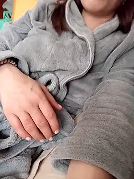 gatitachula93 online show from 04-07-26, 03:03