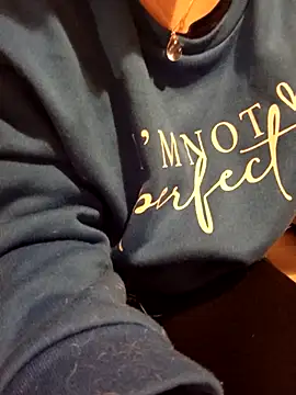 gatitachula93 online show from 03-18-26, 10:32