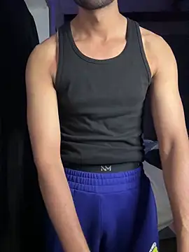 Snapshot of fitboy_xxx chatting on 12-17-25, 07:41 fitboy xxx online show from 12-17-25, 07:41