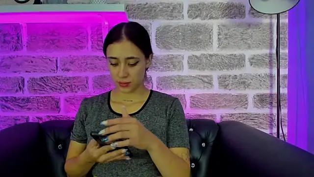 Ariana collinss online show from 05-15-26, 02:15
