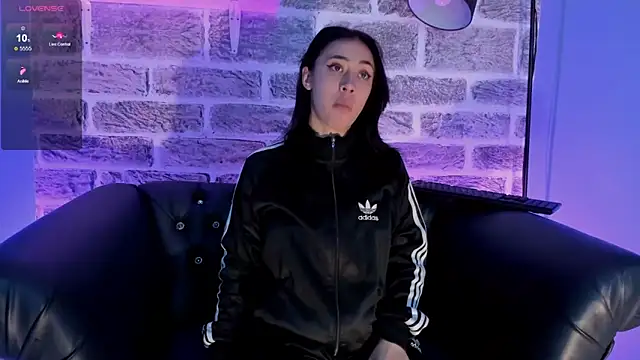 Ariana collinss online show from 05-18-26, 11:53