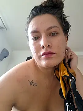 Snapshot of adele_69 chatting on 06-14-26, 05:36 adele 69 online show from 06-14-26, 05:36