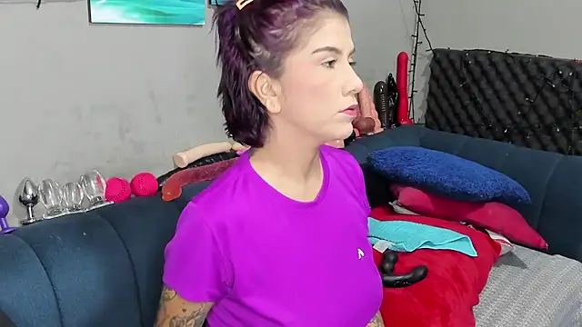 Snapshot of Shadia_Squirt chatting on 09-18-25, 04:26 Shadia Squirt online show from 09-18-25, 04:26