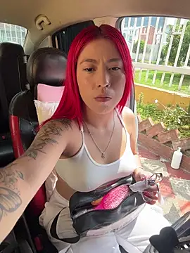 Scarlett firee online show from 12-17-25, 05:07