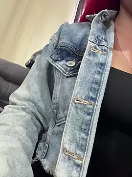 Scarlett firee online show from 01-13-26, 05:06