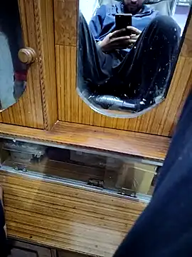 Snapshot of AlphaAura460 chatting on 12-18-25, 07:57 AlphaAura460 online show from 12-18-25, 07:57