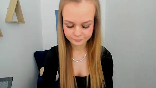 MidnighteAura online show from 03-05-26, 11:51