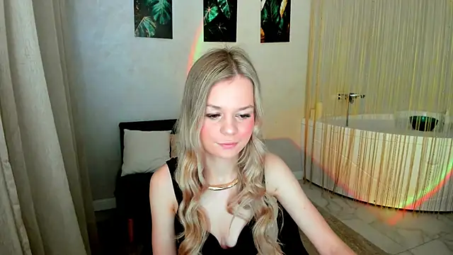 MidnighteAura online show from 04-25-26, 03:42