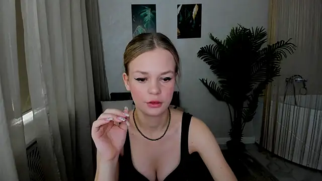 MidnighteAura online show from 07-15-26, 04:19