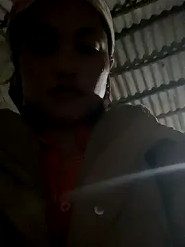 Snapshot of Lilik2 chatting on 12-05-25, 10:36 Lilik2 online show from 12-05-25, 10:36