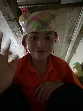 Snapshot of Lilik2 chatting on 12-16-25, 03:27 Lilik2 online show from 12-16-25, 03:27