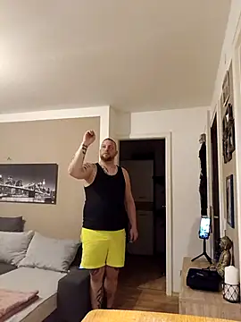 Snapshot of Chiemsee610 chatting on 04-07-26, 08:32 Chiemsee610 online show from 04-07-26, 08:32