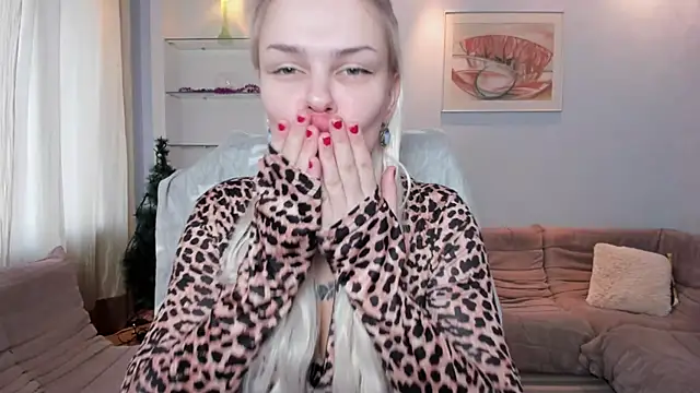 Snapshot of KamillaJei chatting on 12-05-25, 06:56 KamillaJei online show from 12-05-25, 06:56