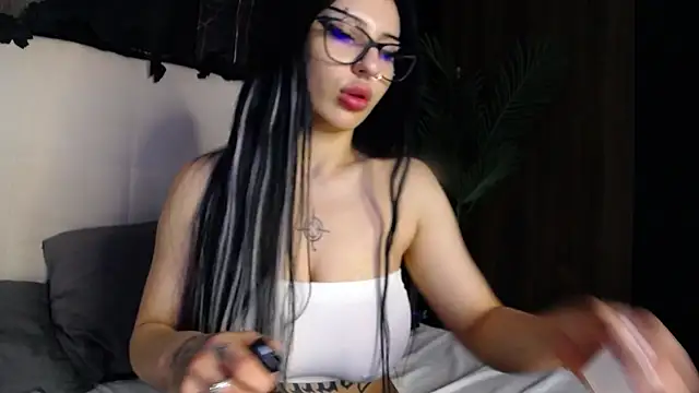 RavenFoxxy online show from 05-16-26, 10:58