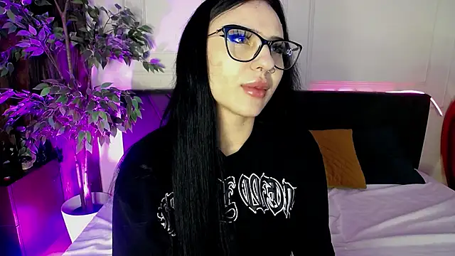 RavenFoxxy online show from 02-24-26, 06:14