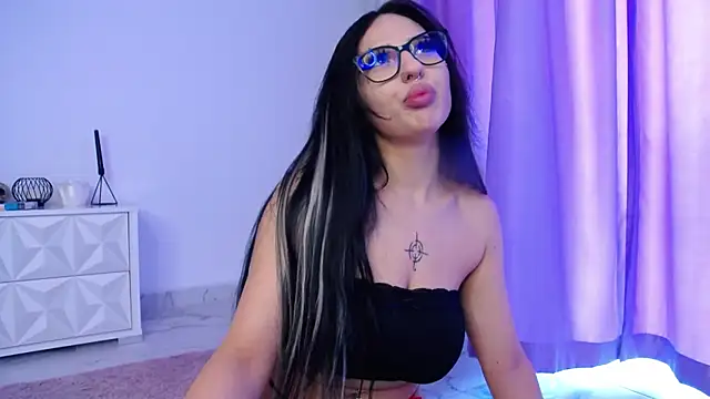 Snapshot of RavenFoxxy chatting on 07-16-26, 06:21 RavenFoxxy online show from 07-16-26, 06:21