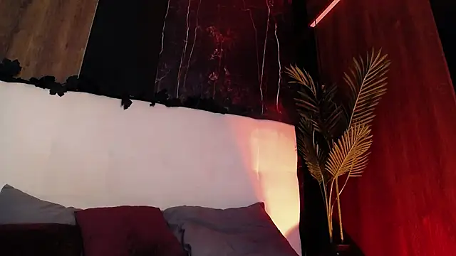 RavenFoxxy online show from 05-12-26, 05:37