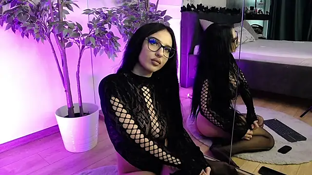 Snapshot of RavenFoxxy chatting on 12-02-25, 06:48 RavenFoxxy online show from 12-02-25, 06:48