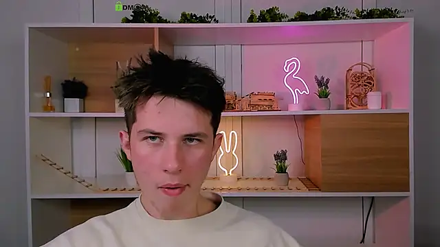 Snapshot of leo_valor chatting on 12-16-25, 02:32 leo valor online show from 12-16-25, 02:32