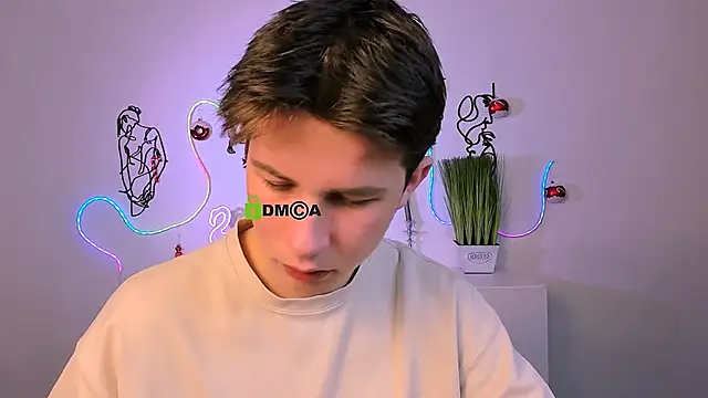 Snapshot of leo_valor chatting on 01-07-26, 06:18 leo valor online show from 01-07-26, 06:18