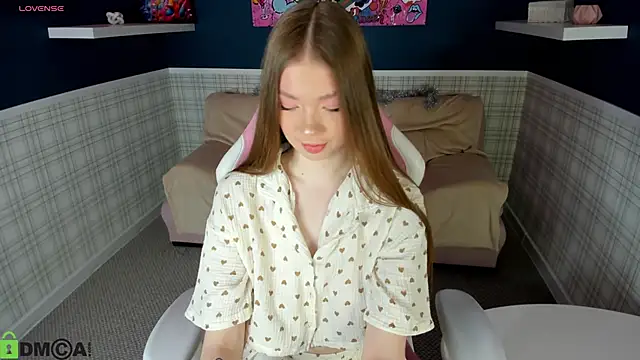 Tessa Sunn online show from 12-20-25, 01:08