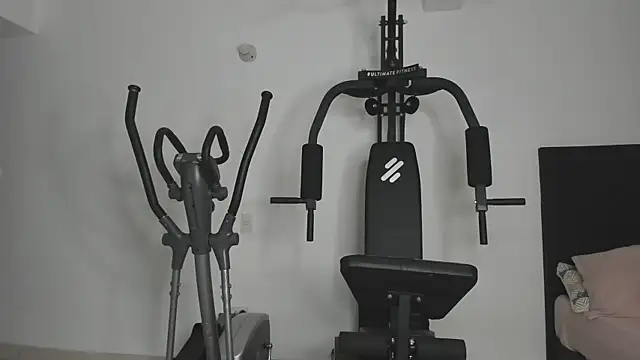 Snapshot of IrisFit chatting on 04-05-26, 01:29 IrisFit online show from 04-05-26, 01:29