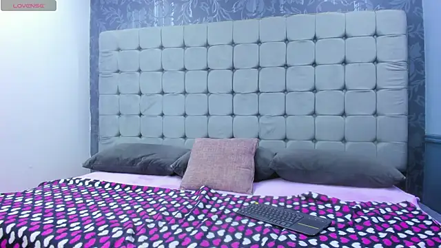 Messy Karol  online show from 12-16-25, 01:59