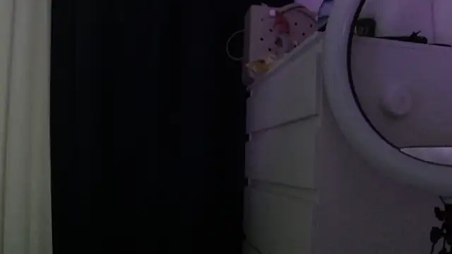 LucyRayy online show from 02-12-26, 07:57