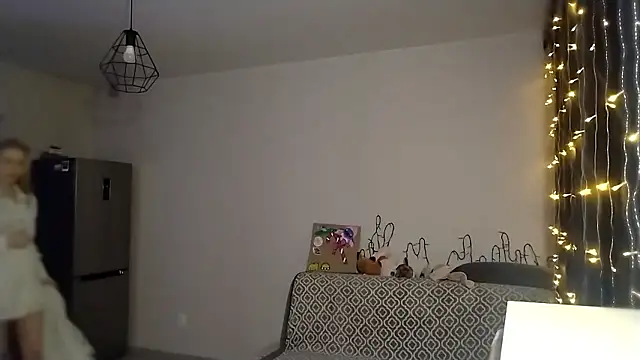 LunaPeony online show from 03-26-26, 06:39