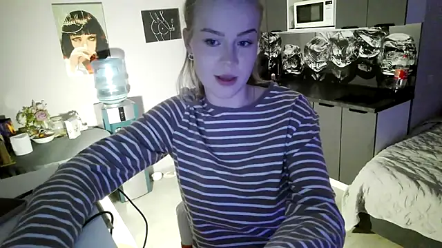 LunaPeony online show from 02-02-26, 06:18