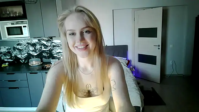 LunaPeony online show from 02-23-26, 02:24