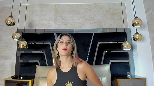 Snapshot of JulietaWales chatting on 12-18-25, 11:47 JulietaWales online show from 12-18-25, 11:47