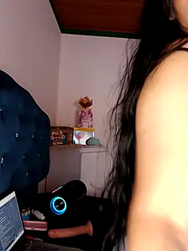 Snapshot of MisNicol chatting on 12-04-25, 08:30 MisNicol online show from 12-04-25, 08:30