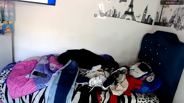 Snapshot of MisNicol chatting on 01-18-26, 02:42 MisNicol online show from 01-18-26, 02:42