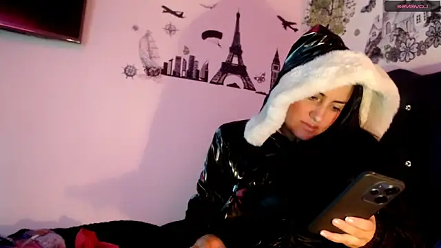 Snapshot of MisNicol chatting on 01-17-26, 01:04 MisNicol online show from 01-17-26, 01:04